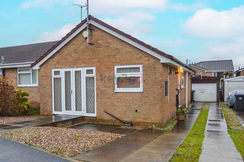 Hayes Court, Halfway, Sheffield, S20 2 bed detached bungalow for sale