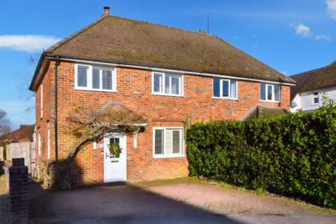 Coleson Hill Road, Wrecclesham... 3 bed semi