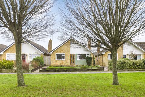 Meadow Close, Wantage, OX12 4 bed detached bungalow for sale