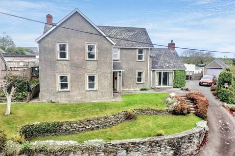 Cilgerran, Cardigan 4 bed detached house for sale