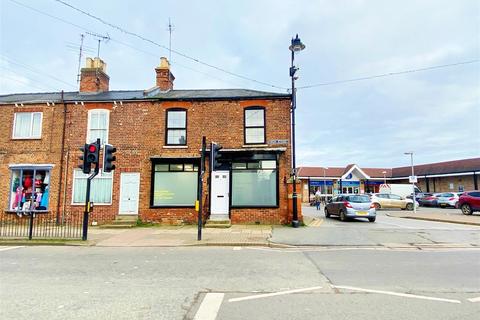 High Street, Holbeach, Spalding 4 bed end of terrace house for sale