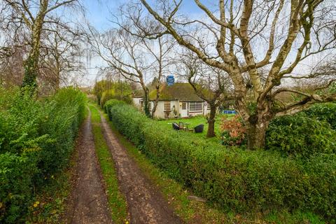 Agester Lane, Denton, Canterbury, CT4 3 bed detached bungalow for sale