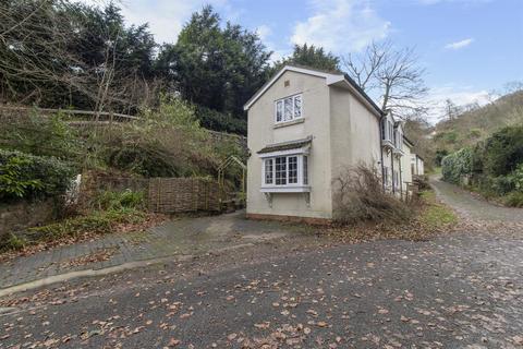 Coachmans Cottage, Blackheath Way... 2 bed semi