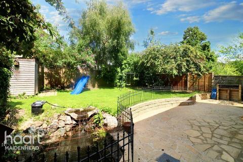 Holly Spring Lane, BRACKNELL 5 bed detached house for sale