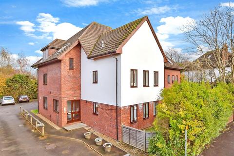 Kingston Avenue, Leatherhead, Surrey 1 bed flat for sale