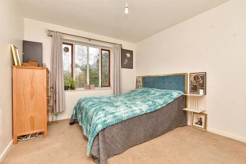 Kingston Avenue, Leatherhead, Surrey 1 bed flat for sale