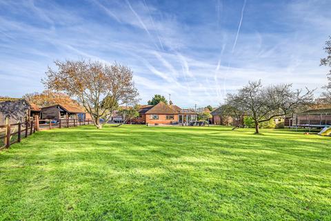Highcliffe Drive, Wickford, SS12 5 bed bungalow for sale