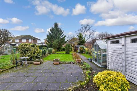 Park Way, Coxheath, Maidstone, Kent 2 bed semi