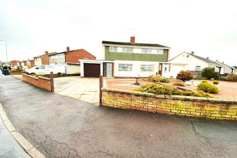 22 Mossdale, Dumfries, DG1 3RG 3 bed semi