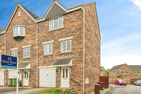 Castle Lodge Avenue, Leeds LS26 4 bed end of terrace house for sale