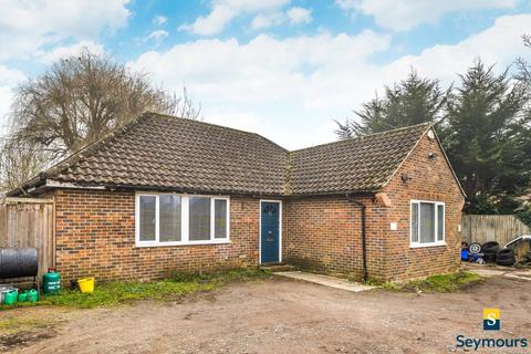 Winterhill Way, Guildford GU4 3 bed bungalow for sale