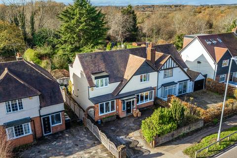 Radlett Road, St. Albans AL2 4 bed semi