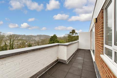 London Road, River, Kent 2 bed apartment for sale
