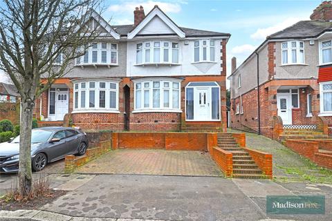 Herent Drive, Ilford IG5 3 bed semi