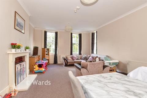 New Dover Road, Canterbury, Kent 2 bed flat for sale