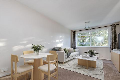 Wimbledon Park Road, London 2 bed flat for sale