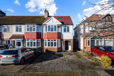 Dirdene Gardens, Epsom 4 bed end of terrace house for sale
