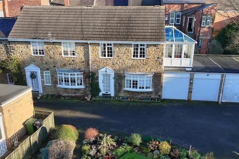 Cross Keys Lane, Gateshead NE9 2 bed cottage for sale