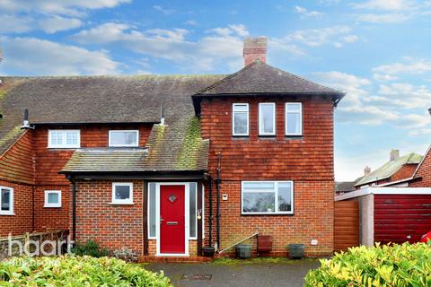 Burnet Avenue, Guildford 4 bed semi