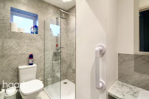 Burnet Avenue, Guildford 4 bed semi