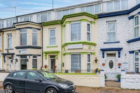 16 Trafalgar Road, Great Yarmouth NR30 Guest house for sale