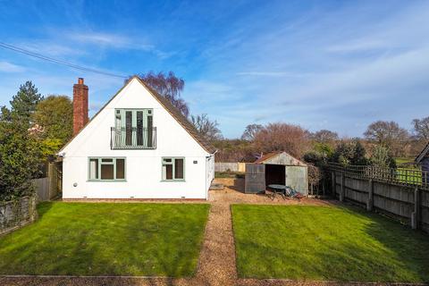 Holly Lane, Pilley, Lymington, SO41 3 bed detached house for sale