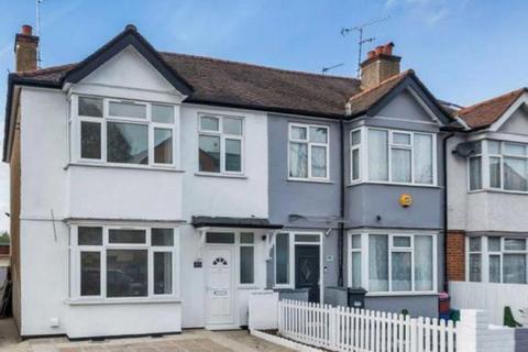 Twickenham Road, Isleworth TW7 3 bed semi