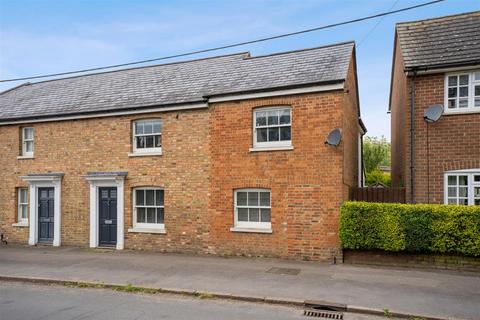 High Street South, Stewkley... 4 bed semi