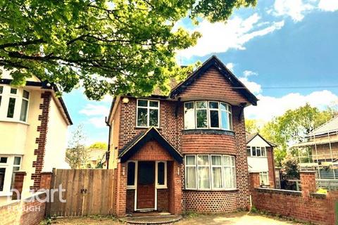 St Bernards Road, Slough 3 bed detached house for sale