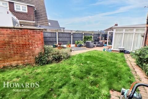 Beccles Road, Bradwell 4 bed detached house for sale