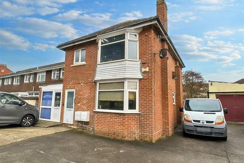 ABBOTSBURY ROAD, WESTHAM, WEYMOUTH 2 bed ground floor flat for sale
