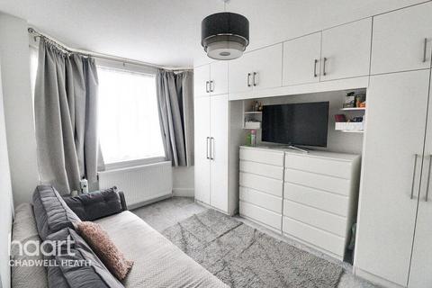 Somerville Road, Romford 3 bed semi