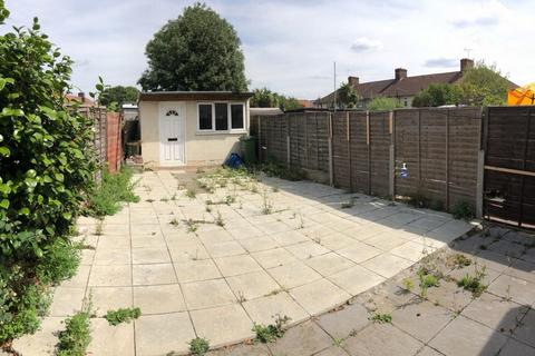 Pasture Road, Dagenham 3 bed end of terrace house for sale