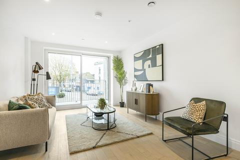High Road Leyton, London, E10 3 bed flat for sale