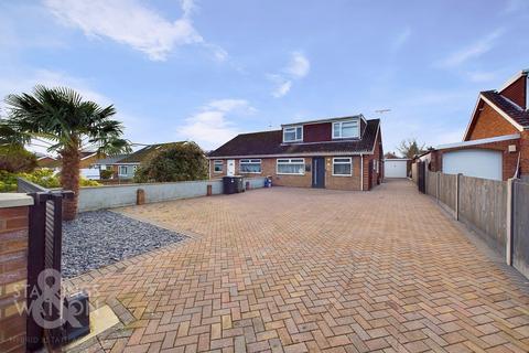 Gunton Lane, Costessey, Norwich 5 bed chalet for sale