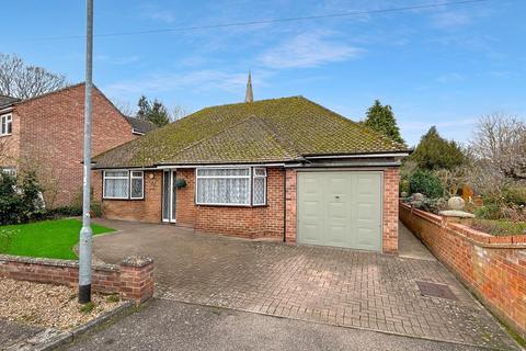 Orchard Way, Godmanchester, Huntingdon. 2 bed detached bungalow for sale