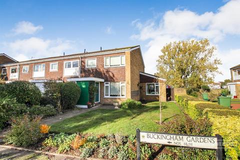 Buckingham Gardens, West Molesey KT8 3 bed end of terrace house for sale