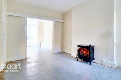 George Street, Pontypool 2 bed end of terrace house for sale