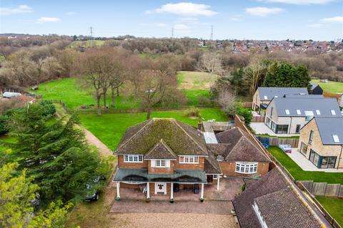 Crouch Lane, Goffs Oak Waltham Cross EN7 4 bed detached house for sale