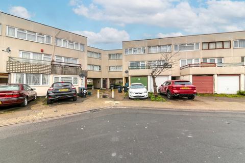 Illingworth Close, Mitcham, CR4 1 bed flat for sale