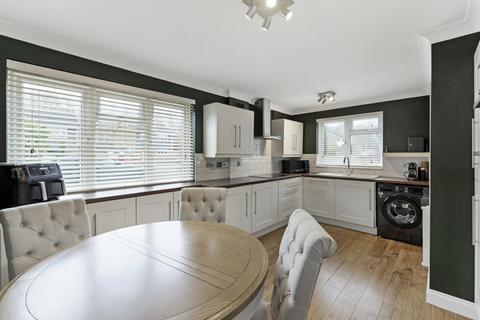 Aintree Road, Chatham, Kent, ME5 8PY 3 bed detached house for sale