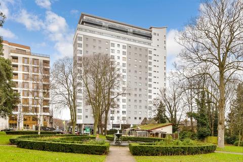 Throwley Way, Sutton, Surrey 2 bed flat for sale