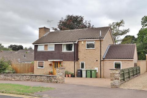 Vicarage Road, Oakham LE15 4 bed detached house for sale