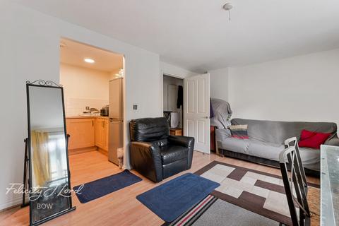 Locksons Close, London 1 bed apartment for sale