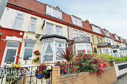 North Denes Road, Great Yarmouth 9 bed terraced house for sale