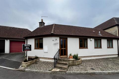 Slades Hill, Templecombe 3 bed detached bungalow for sale