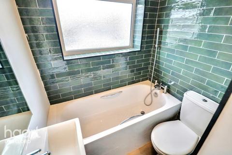 Burnham Crescent, Dartford 2 bed maisonette for sale
