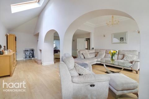Parkstone Avenue, Hornchurch 8 bed detached house for sale