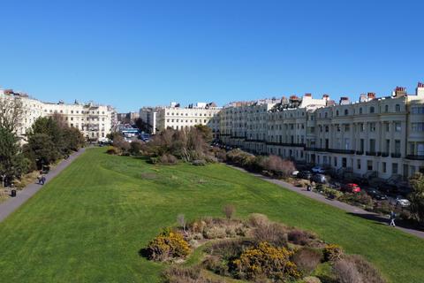 Brunswick Square, Hove, BN3 1 bed flat for sale