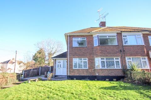 Crushes Close, Hutton, Brentwood CM13 2 bed apartment for sale